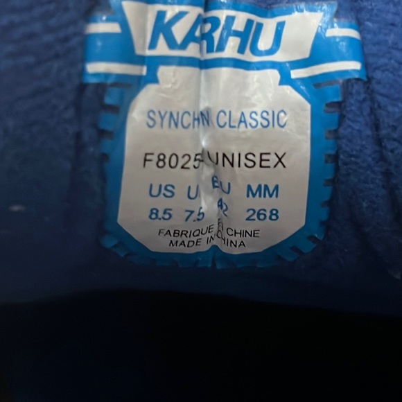 Men’s Sneakers, size 8.5! - Picture 3 of 4